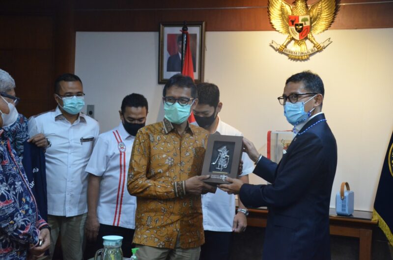 Irwan Prayitno dan Sandiaga Uno