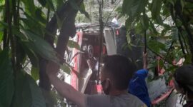 Bus Rombongan OPD Agam Masuk Jurang