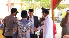 Mawardi Roska saat menghadiri serah terima jabatan Camat Batangkapas