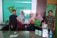 Impplisba menyalurkan bantuan untuk korban terdampak erupsi Gunung Semeru di Kantor Dompet Dhuafa Singgalang