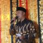 Bupati Sijunjung Benny Dwifa Yuswir memberikan sambutan di acara Penobatan Soko Pemangku Adat Ampek Niniak dan Duo Suku Nagari Palangki di Rumah Godang di Lobuah Suku Patopang Kuti Anyir di Jorong Ranah Tibarau Nagari Palangki