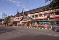 Kantorpos Padang yang berada di Jalan Bagindo Aziz Chan, Kecamatan Padang Barat, Kota Padang. 
