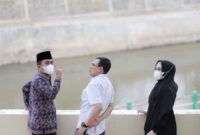 Lisda Hendrajoni (kanan) bersama dengan Wakil Wali Kota Solok Ramadhani Kirana Putra (kanan) 
