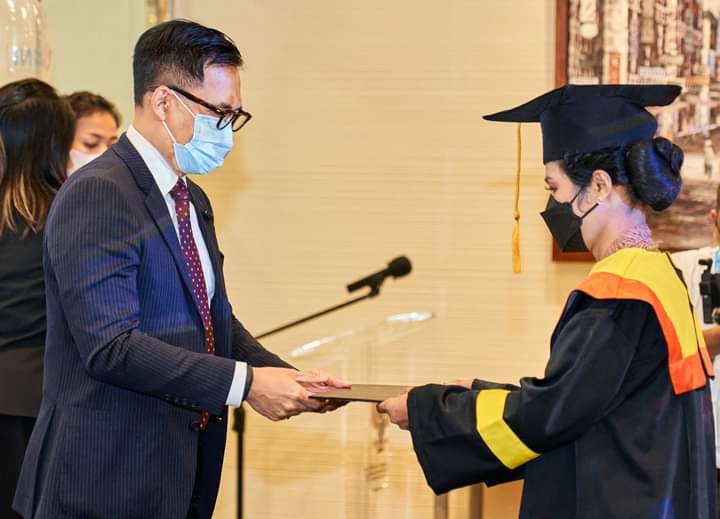 Sebanyak 27 pekerjaan imigran Indonesia di Hongkong berhasil meraih gelar sarjana.