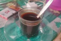 Kopi Sakarek adalah minuman kopi sebanyak setengah gelas atau gelas kecil. Minuman ini sangat disukai oleh kaum pria dan menjadi teman kala santai maupun bekerja