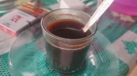 Kopi Sakarek adalah minuman kopi sebanyak setengah gelas atau gelas kecil. Minuman ini sangat disukai oleh kaum pria dan menjadi teman kala santai maupun bekerja