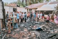 Satu unit rumah permanen di Kampung Ganting, Nagari Kambang Timur, Lengayang, Pesisir Selatan ludes dilalap si jago merah.