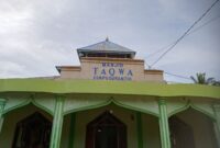Masjid Taqwa terletak di Cimpu Surantih, Kecamatan Sutera
