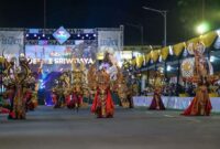Grand Jember Fashion Carnaval (JFC) 2022 yang diselenggarakan di Jalan Protokoler Jember pada Minggu (7/8) malam. Pemprov Jawa Timur optimis JFC masuk dalam kalender even pariwisata internasional.