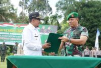 Komandan KOREM 032/Wirabraja Brigjen TNI Purmanto dan Bupati Tanah Datar Eka Putra 