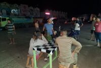 Dua orang remaja perempuan dibawah umur yang diamankan oleh Satgas Trantibum Pessel di Pasar Sago, Kecamatan IV Jurai. Foto: bandasapuluah.com/Afrizal