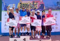 Rektor UNP Ganefri Raih Juara 1 Asosiasi Tennis Profesor di Surabaya