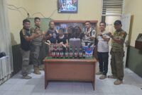 Satpol PP Pessel Amankan Pemandu Karaoke dan Puluhan Liter Minuman Beralkohol