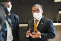 Anggota DPR RI Dapil Sumatera Barat 1 dari Fraksi PKS Hermanto saat diwawancarai wartawan 