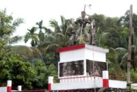 Tugu Piti Kambang yang terletak di Kampung Koto Pulai, Nagari Kambang Timur, Kecamatan Lengayang, Pesisir Selatan.