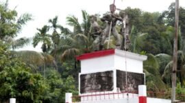 Tugu Piti Kambang yang terletak di Kampung Koto Pulai, Nagari Kambang Timur, Kecamatan Lengayang, Pesisir Selatan.