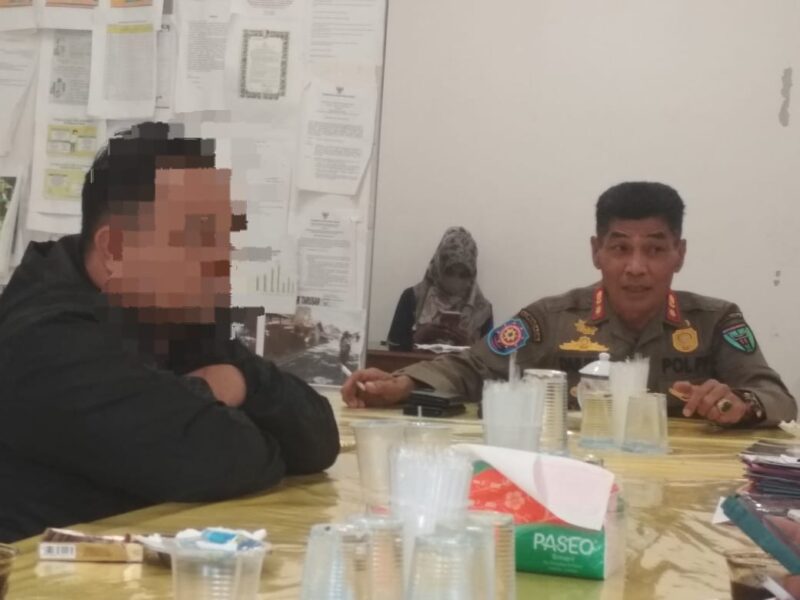 AP, oknum Satpol PP Pesisir Selatan yang diduga mencabuli remaja yang diamankan oleh instansi tersebut 