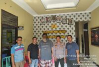 2 WNA terduga pelaku pencurian uang yang diringkus polisi di Mukomuko