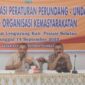Anggota DPRD Provinsi Sumatera Barat Zarfi Deson bersama Sekretaris DPD Partai Golkar Sumbar Desra Ediwan Anantanur 