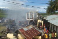 Sejumlah bangunan di Muaro Air Haji hangus terbakar yang terjadi Sabtu (24/9) siang