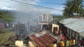 Sejumlah bangunan di Muaro Air Haji hangus terbakar yang terjadi Sabtu (24/9) siang