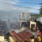 Sejumlah bangunan di Muaro Air Haji hangus terbakar yang terjadi Sabtu (24/9) siang