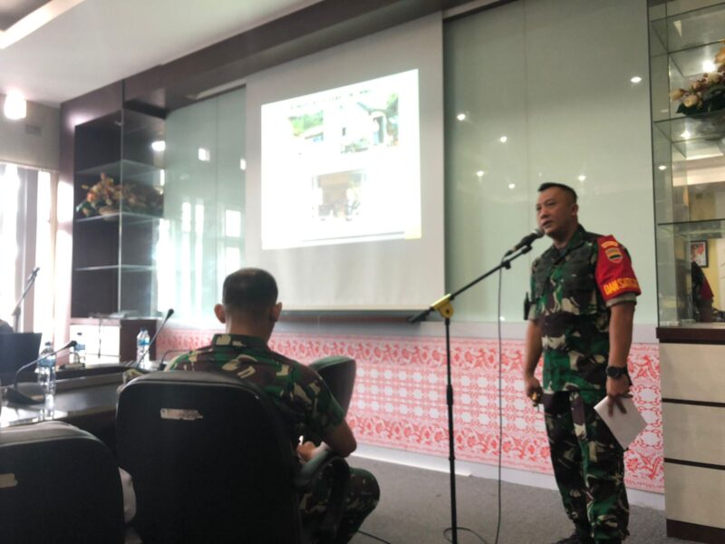 Dansatgas TMMD Sampaikan Paparan Capaian TMMD ke-115 Pesisir Selatan pada Tim Wasev