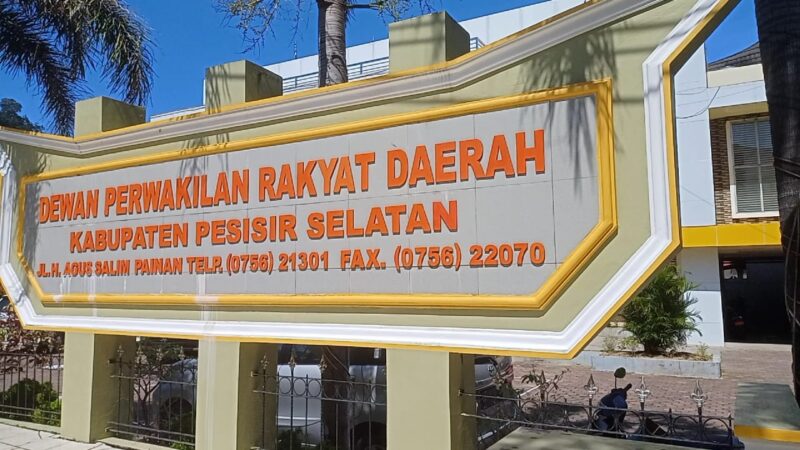 Kantor DPRD Kabupaten Pesisir Selatan yang beralamat di Jalan Agus Salim, Painan. Foto: Afrizal/bandasapuluah.com