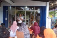 Ikal Jonedi saat menghadiri acara Syukuran Satu Tahun Galeri Forum Industri Kecil dan Menengah (FIKMA) Pesisir Selatan 