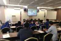 Pengurus Dewan Perwakilan Daerah (DPD) Partai Demokrat Sumatera Barat Nonton Bareng (Nobar) live konferensi pers Anies Baswedan – Agus Harimurti Yudhoyono (Anies – AHY) di kanal Youtube Partai Demokrat, Kamis (2/3).