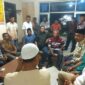 Wali Nagari se-Kecamatan Sutera bersama Bamus serta tokoh masyarakat saat mendatangi Polsek Lengayang 