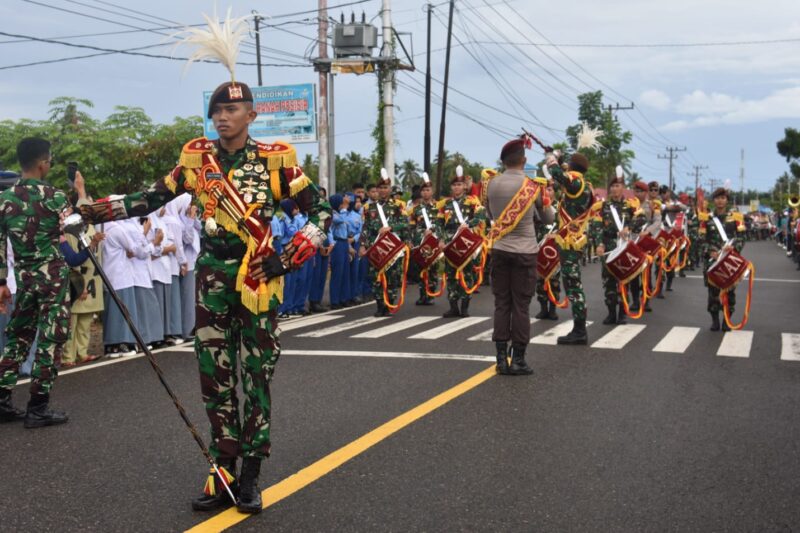 Peserta Latsitardanus Gelar Kirab Drum Band, SMAN 1 Ranah Pesisir Tunjukkan Hasil Latihan