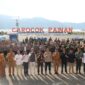 Foto bersama usai Apel Siaga Pengawasan yang digelar Bawaslu Pessel di Pantai Carocok Painan, Selasa (5/12/2023)