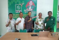 Dr Rodi Chandra saat mendaftarkan diri sebagai bupati/wakil bupati Pesisir Selatan di Kantor DPC Partai Kebangkitan Bangsa (PKB) Pesisir Selatan, Senin (29/4).