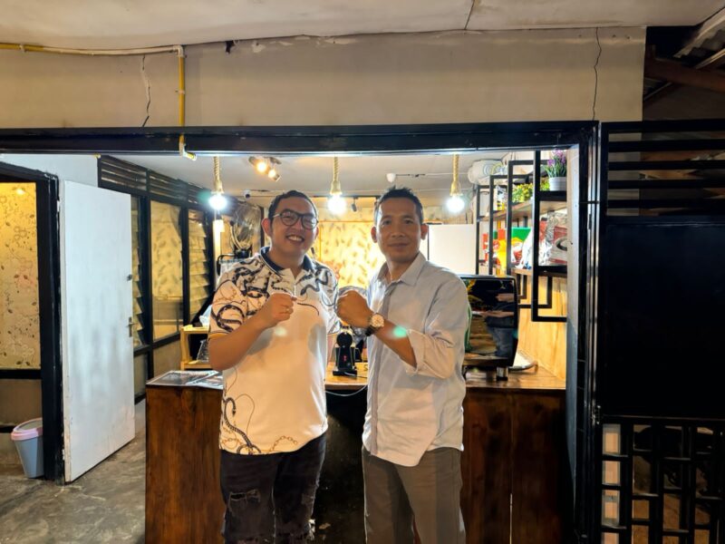 Tokoh Muda Pesisir Selatan Welly Bernando dan Rodi Chandra 