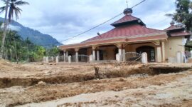 Masjid Nurul Ibadah di Kampung Tanjung, Nagari Duku Utara, Kecamatan Koto XI Tarusan, Kabupaten Pesisir Selatan 