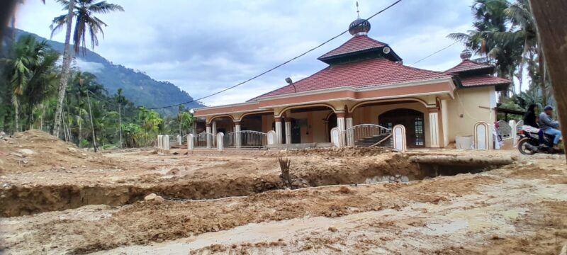 Masjid Nurul Ibadah di Kampung Tanjung, Nagari Duku Utara, Kecamatan Koto XI Tarusan, Kabupaten Pesisir Selatan 