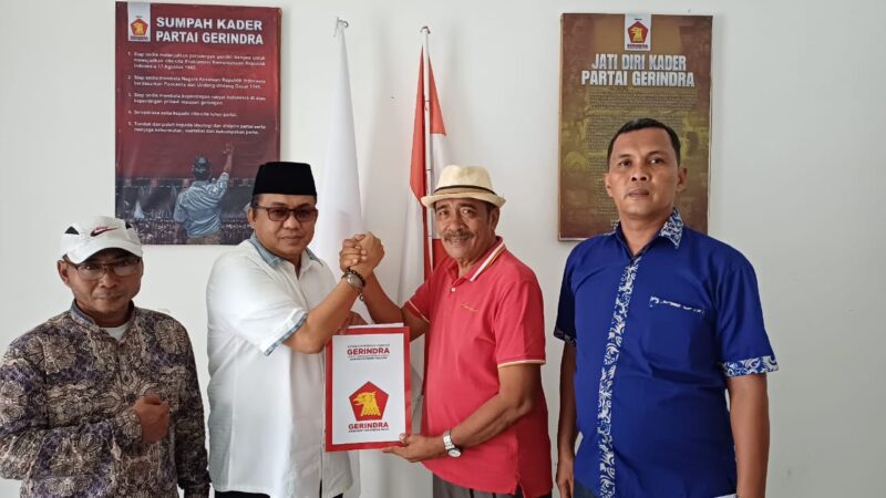 Anggota DPRD Sumbar Ali Tanjung saat mendaftar sebagai kepala daerah ke Partai Gerindra 
