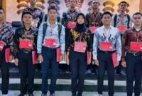 11 Taruna Akpol asal NTT pose bersama di Polda NTT pada Juli 2024. Foto: net/facebook.com