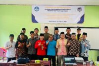 Foto bersama Tim Dosen Departemen Ilmu Agama Islam Fakultas Ilmu Sosial Universitas Negeri Padang (PAI FIS UNP) dengan pendiri, pimpinan, majelis guru, mahasiswa pengabdian, narasumber, serta tendik selingkup MTI Sabilul Jannah. Foto: ist/bandasapuluah.com