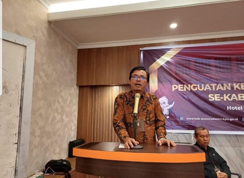 Aswandi (Ketua KPU Pessel)