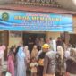 Masyarakat beserta keluarga tersangka kasus perusakan di Pasir Alai mendatangi kantor Pengadilan Negeri Painan untuk meminta keadilan terkait kasus tersebut.