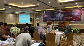 KPPI dan APINDO Sumbar menggelar sosialisasi pengamanan perdagangan di Hotel Pangeran Beach, Selasa (19/11/2024)