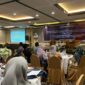 KPPI dan APINDO Sumbar menggelar sosialisasi pengamanan perdagangan di Hotel Pangeran Beach, Selasa (19/11/2024)