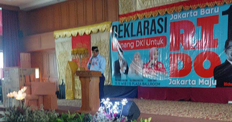Burmalis Ilyas dalam acara Deklarasi Minang untuk RIDO