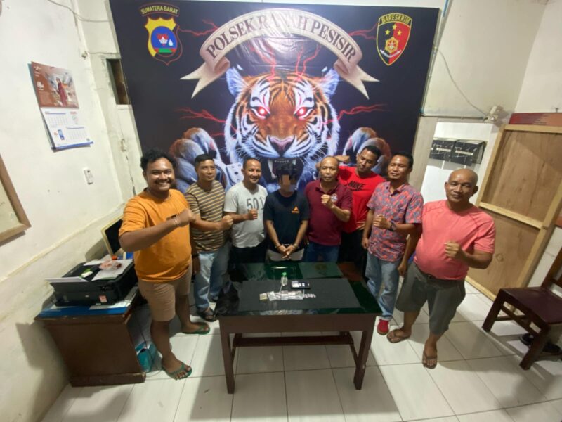 Polsek Ranah Pesisir, Pesisir Selatan menangkap terduga pengedar narkoba jenis sabu, Kamis (20/02/2025).