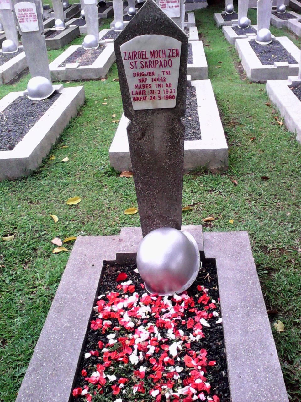 Makam Brigjend TNI (Purn) Zairoel Mochammad Zen Sutan Saripado di TMP Kalibata