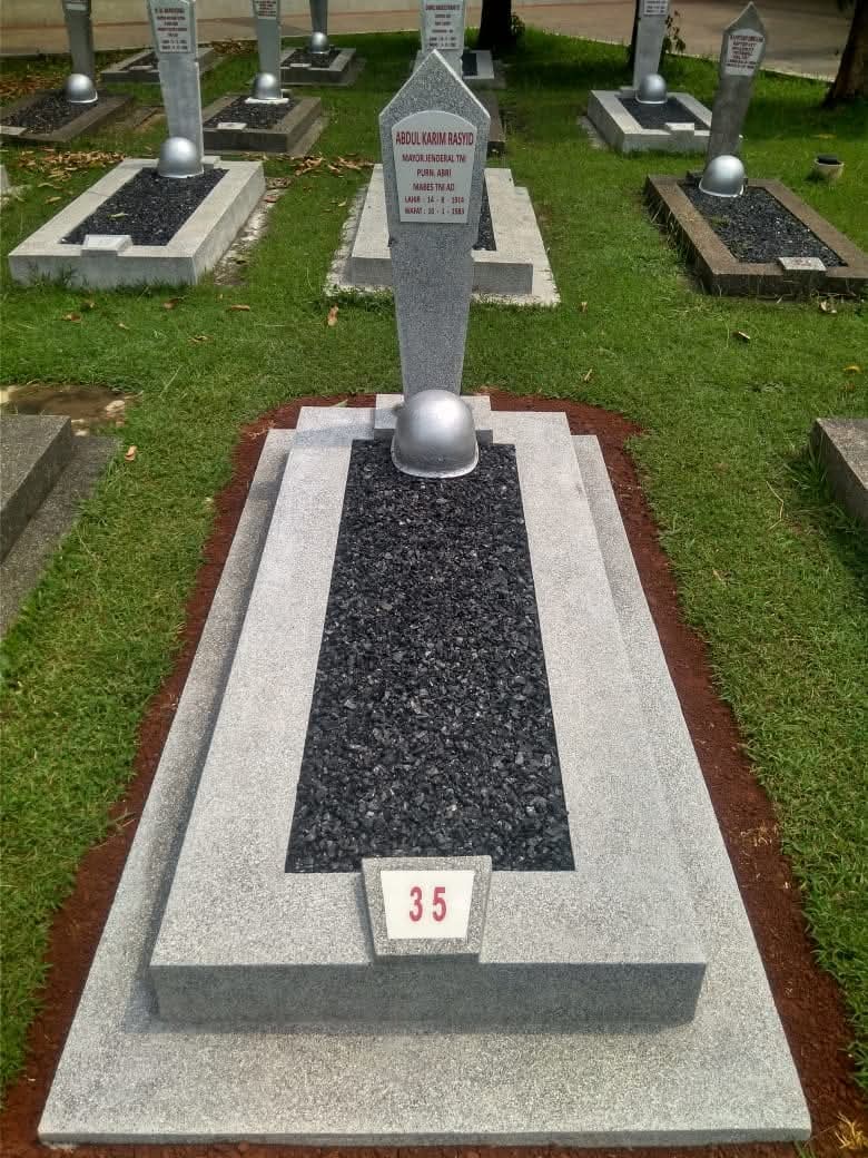 Makam Mayjend TNI (Purn) Abdul Karim Rasyid di TMP Kalibata