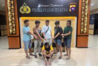 Seorang buruh nelayan di Pesisir Selatan dibekuk polisi karena kedapatan menyimpan beberapa paket sabu di dalam bantal