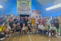 Wakil Bupati Pesisir Selatan Risnaldi Ibrahim saat foto bersama sesuai membuka secara resmi Open Turnamen PB PSPS Sutera